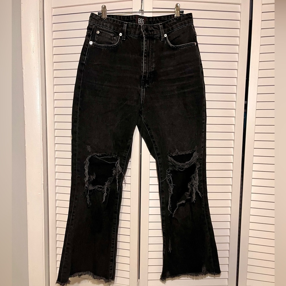 BDG Urban Outfitters Wilco Distressed Black Cropped Flare Jeans Women's 28 - Picture 8 of 13